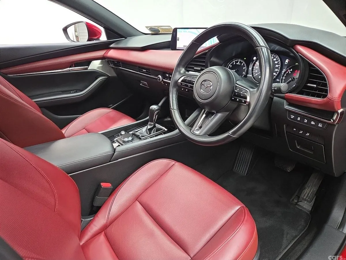 Mazda Mazda3 Hatchback, Petrol, 2024, Red