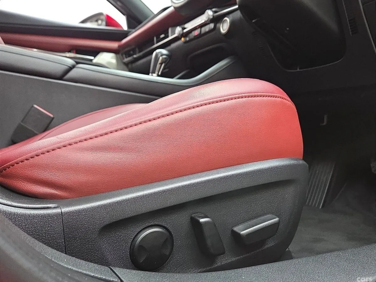 Mazda Mazda3 Hatchback, Petrol, 2024, Red