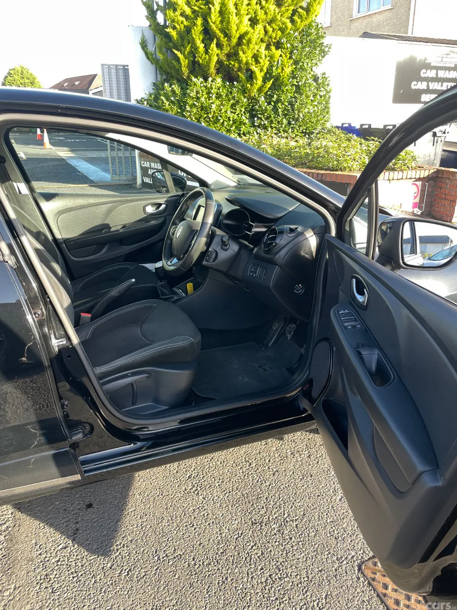 Renault Clio Hatchback, Petrol, 2019, Black