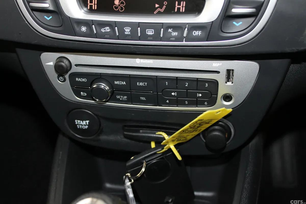 Renault Fluence Saloon, Diesel, 2015, Silver