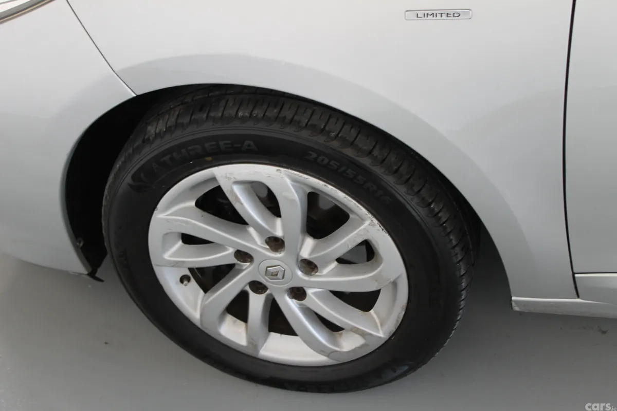 Renault Fluence Saloon, Diesel, 2015, Silver