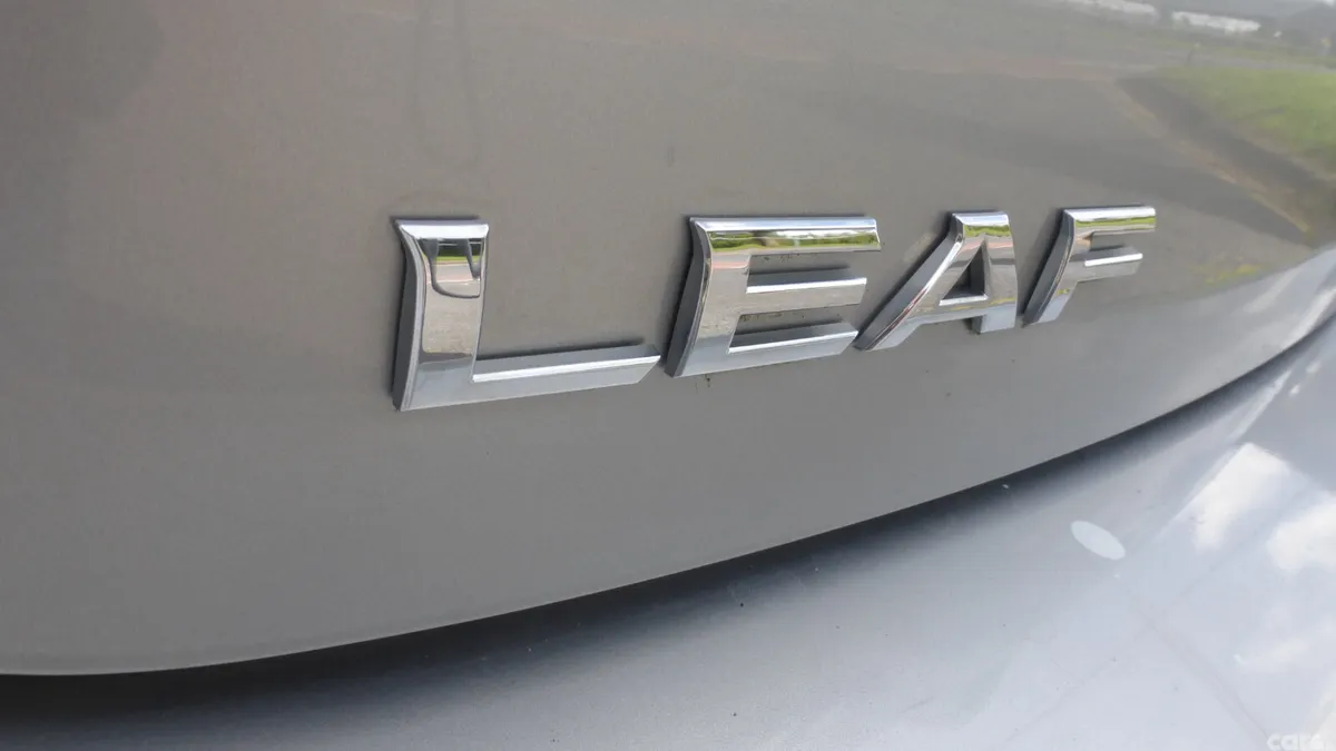 Nissan Leaf Hatchback, Electric, 2015, Silver