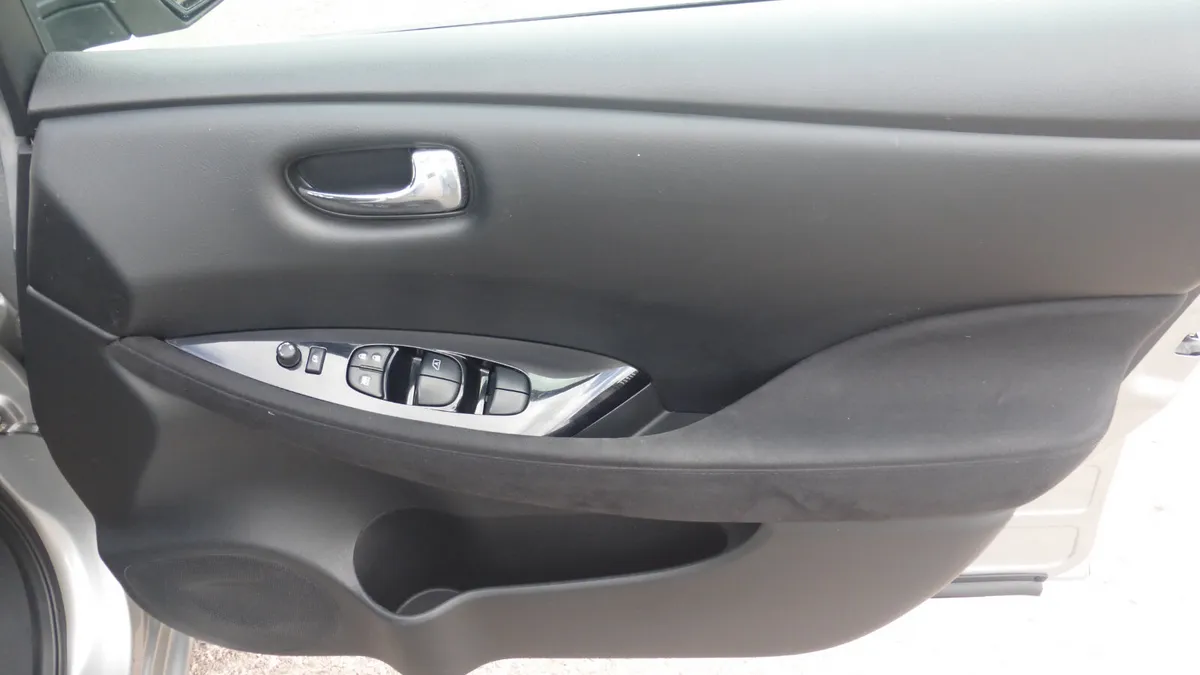 Nissan Leaf Hatchback, Electric, 2015, Silver