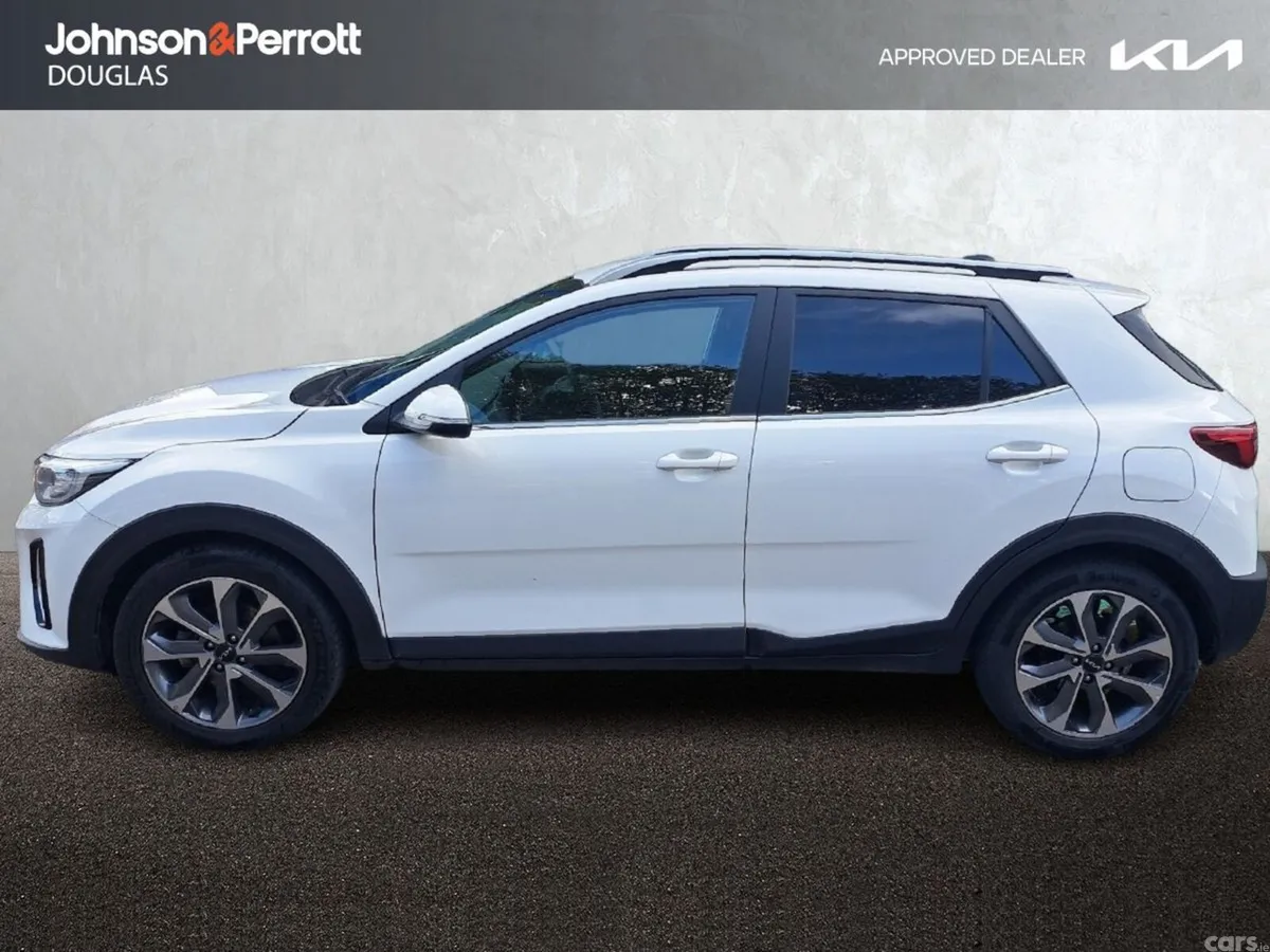 Kia Stonic Estate, Petrol Hybrid, 2026, White