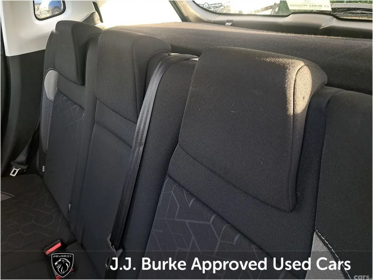 Peugeot 2008 MPV, Diesel, 2018, Black