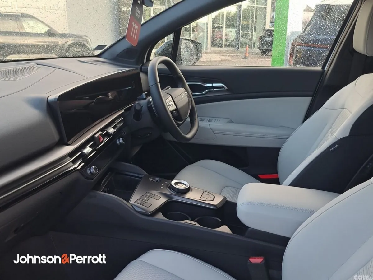 Kia Sportage SUV, Petrol Hybrid, 2026, White