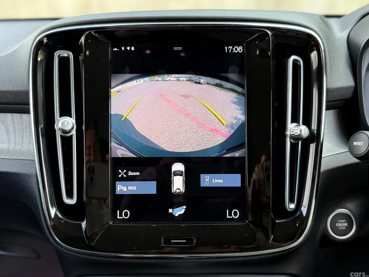 Volvo XC40 SUV, Petrol Hybrid, 2022, Grey