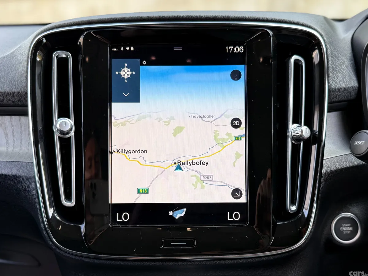 Volvo XC40 SUV, Petrol Hybrid, 2022, Grey