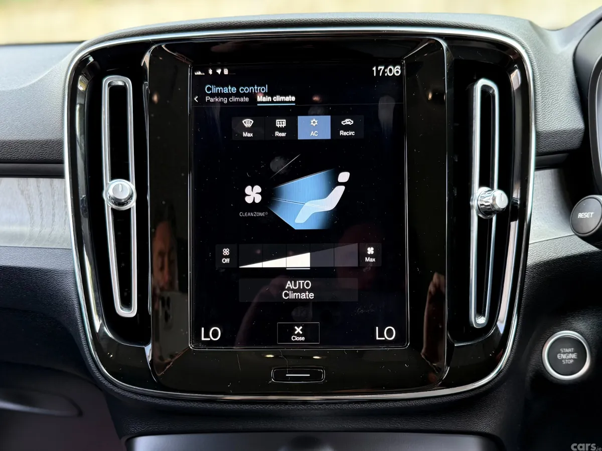 Volvo XC40 SUV, Petrol Hybrid, 2022, Grey