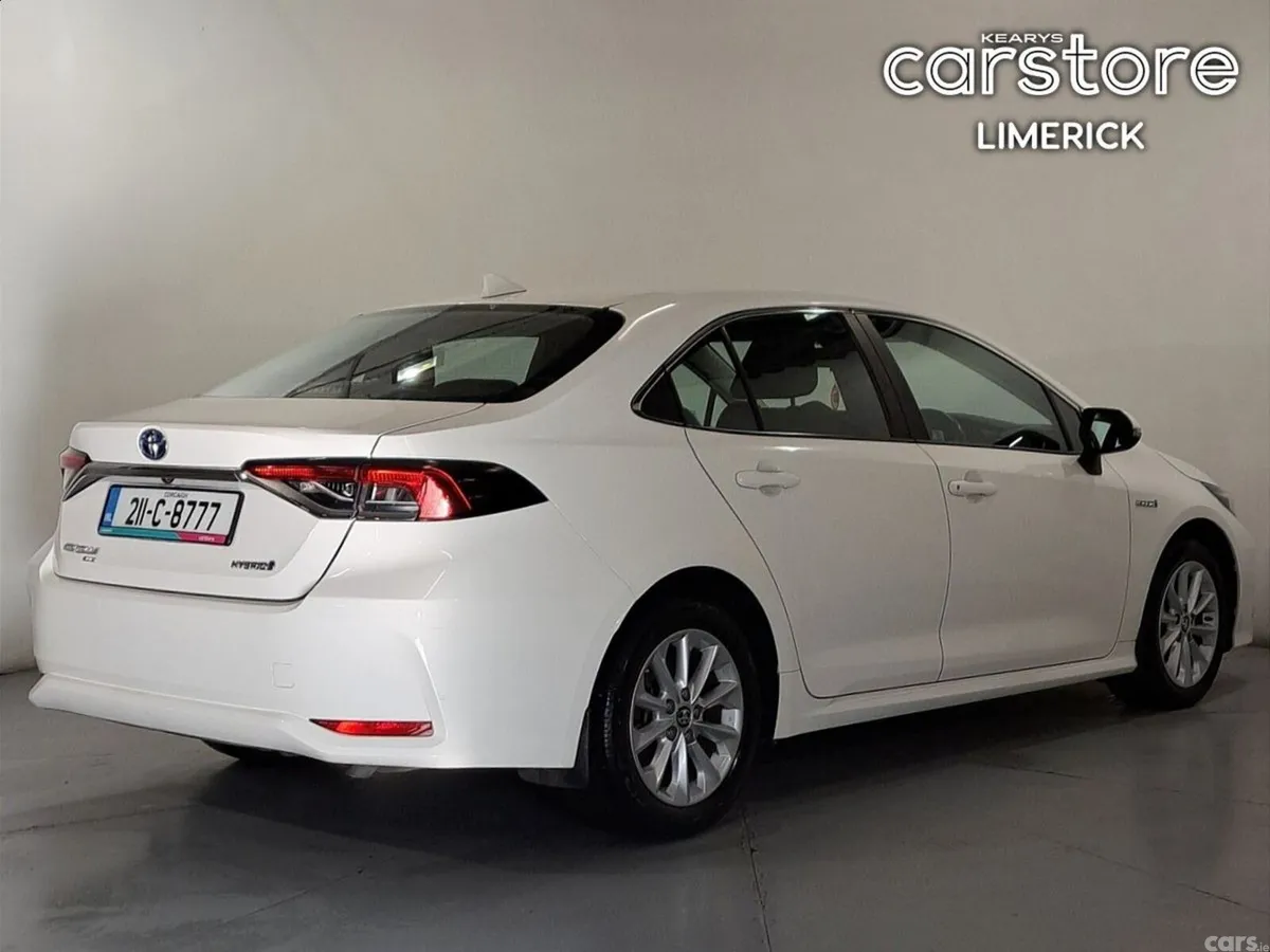 Toyota Corolla Saloon, Petrol Hybrid, 2021, White