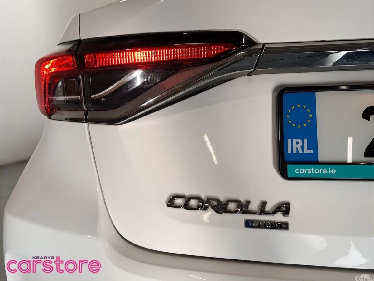 Toyota Corolla Saloon, Petrol Hybrid, 2021, White