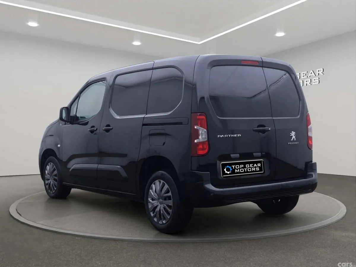 Peugeot Partner MPV, Diesel, 2023, Black