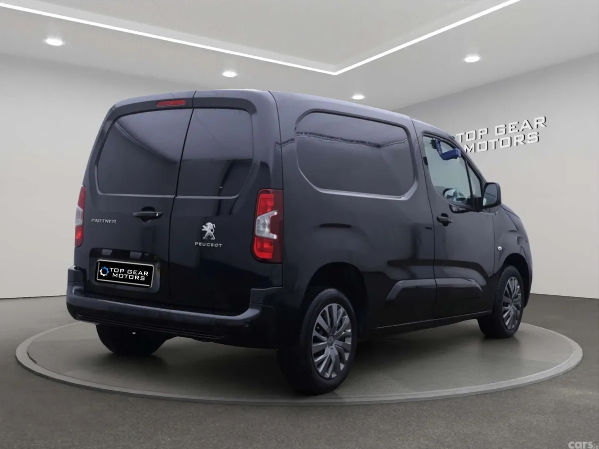 Peugeot Partner MPV, Diesel, 2023, Black