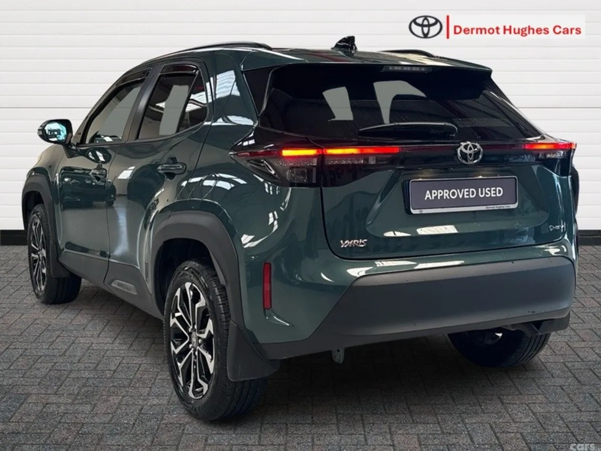 Toyota Yaris Cross Hatchback, Petrol Hybrid, 2026, Green
