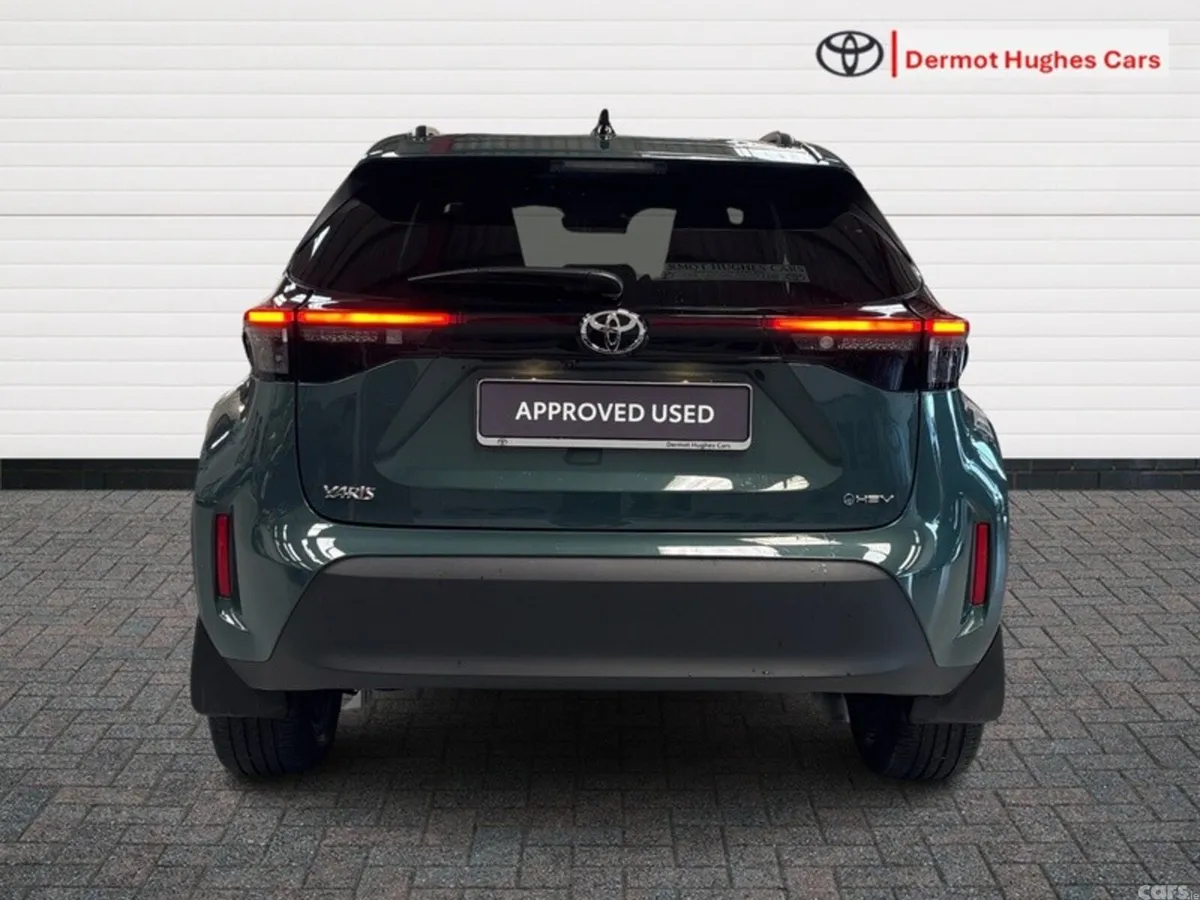 Toyota Yaris Cross Hatchback, Petrol Hybrid, 2026, Green