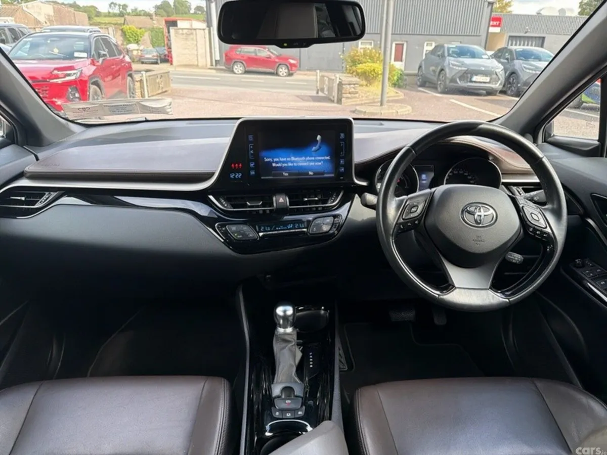 Toyota C-HR SUV, Petrol Hybrid, 2019, White
