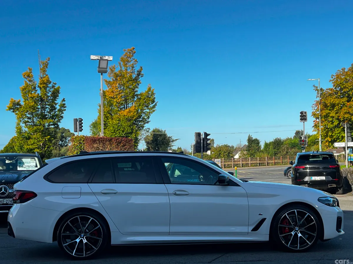 BMW 5-Series Estate, Petrol Plug-in Hybrid, 2021, White