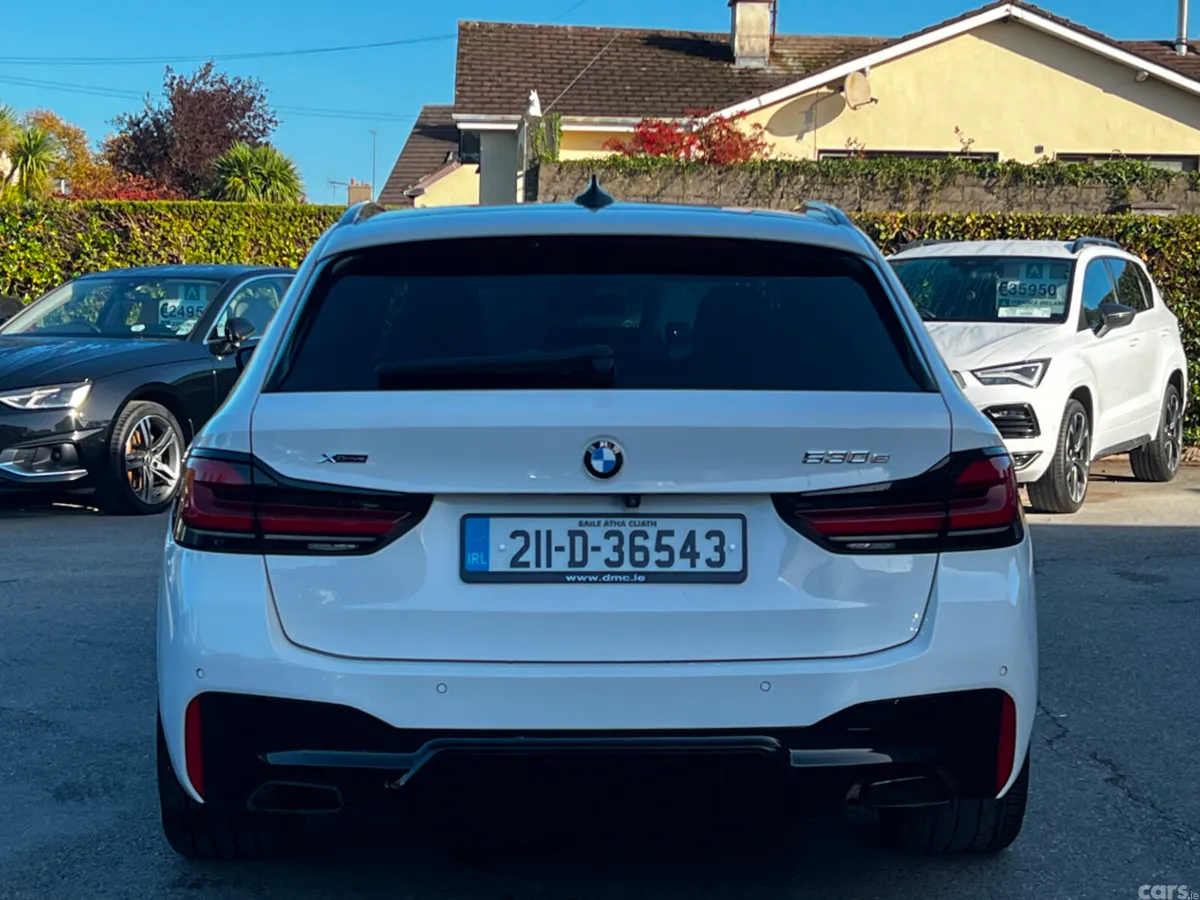 BMW 5-Series Estate, Petrol Plug-in Hybrid, 2021, White