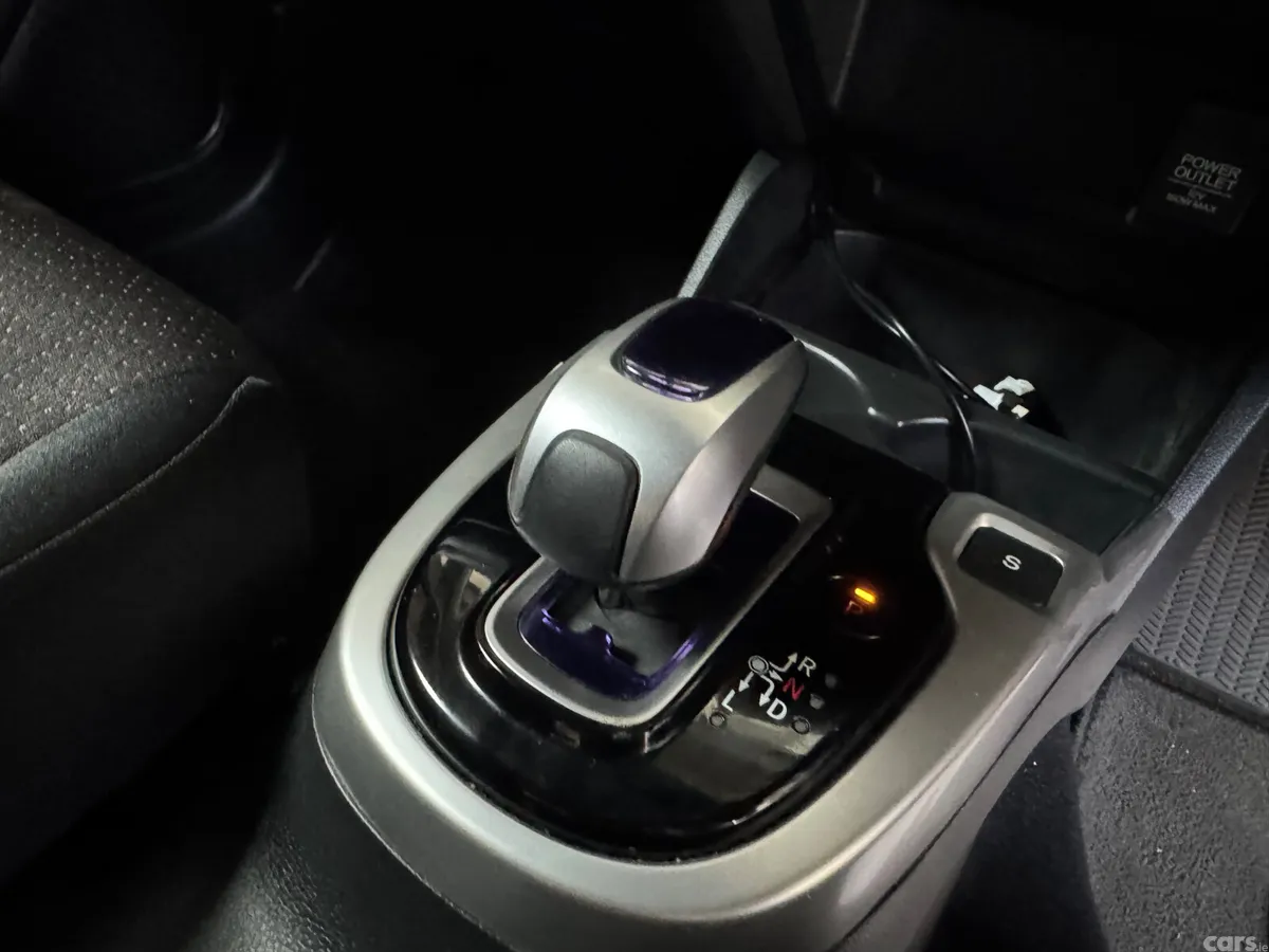Honda Fit Hatchback, Petrol Hybrid, 2015, Blue
