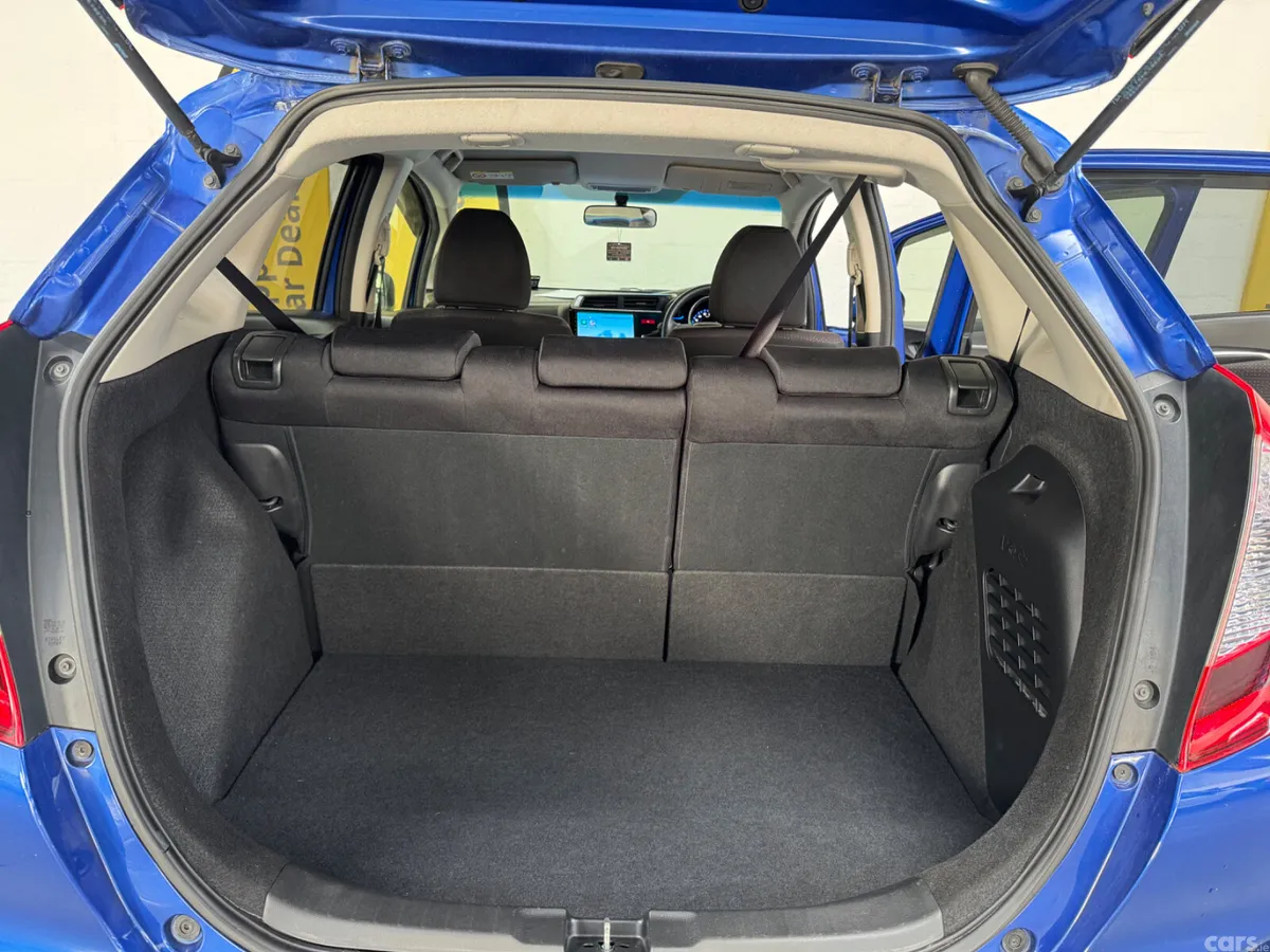 Honda Fit Hatchback, Petrol Hybrid, 2015, Blue