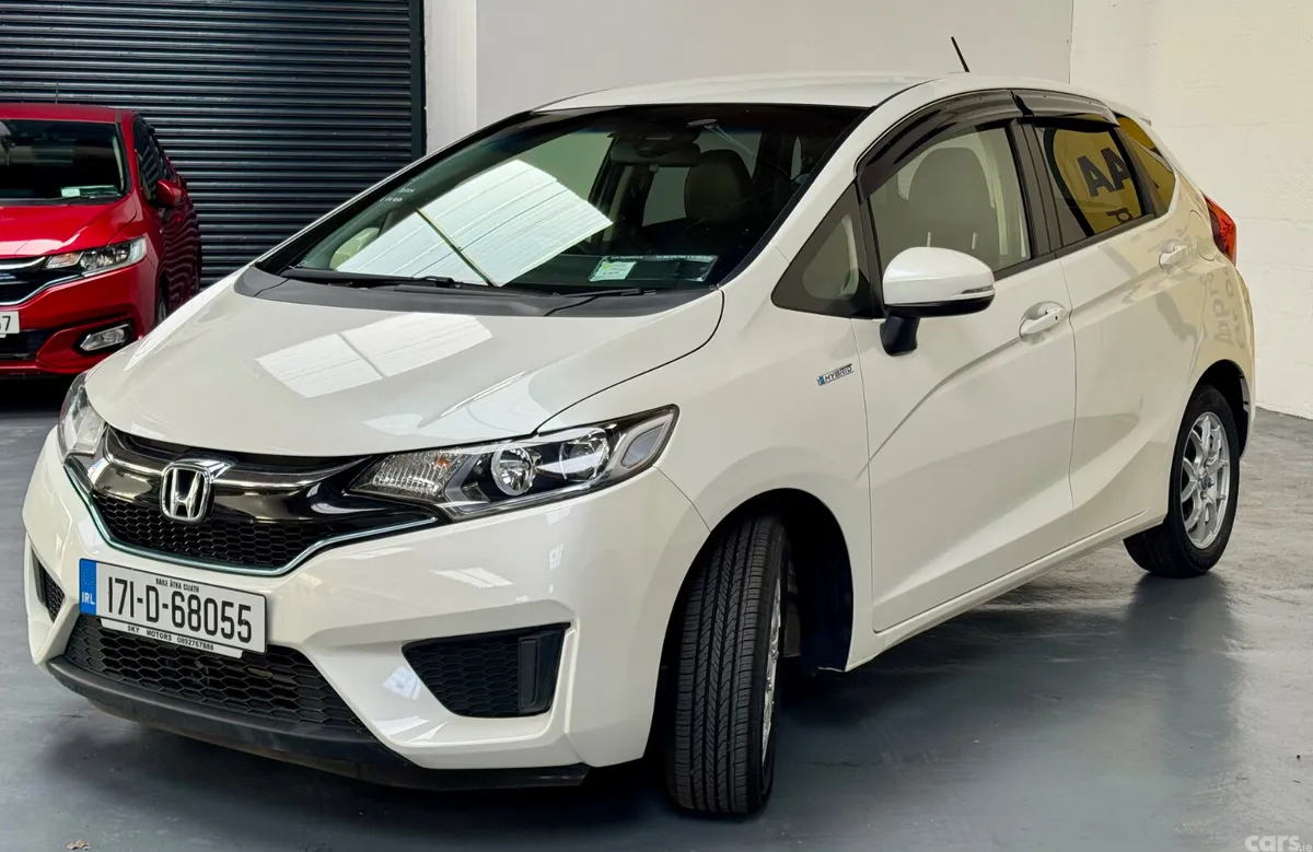 Honda Fit Hatchback, Petrol Hybrid, 2017, White