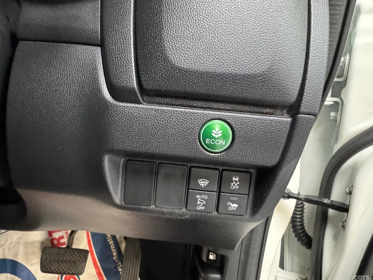 Honda Fit Hatchback, Petrol Hybrid, 2017, White