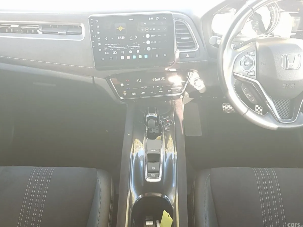 Honda Vezel SUV, Petrol Hybrid, 2021, White