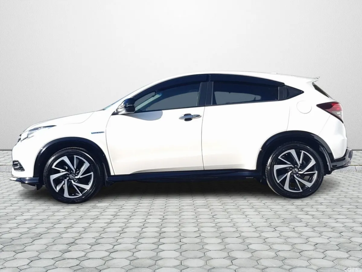Honda Vezel SUV, Petrol Hybrid, 2021, White