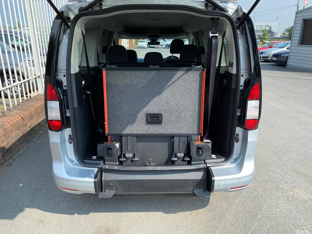 Ford Tourneo Connect MPV, Diesel, 2023, Silver