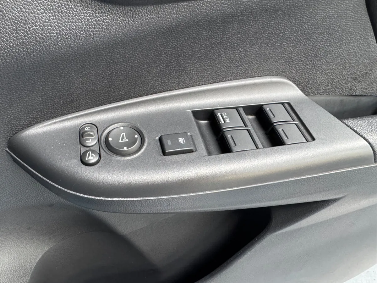 Honda Fit Hatchback, Petrol Hybrid, 2018, Blue