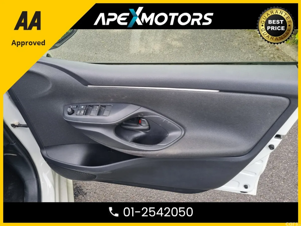 Toyota Yaris Hatchback, Petrol, 2021, White