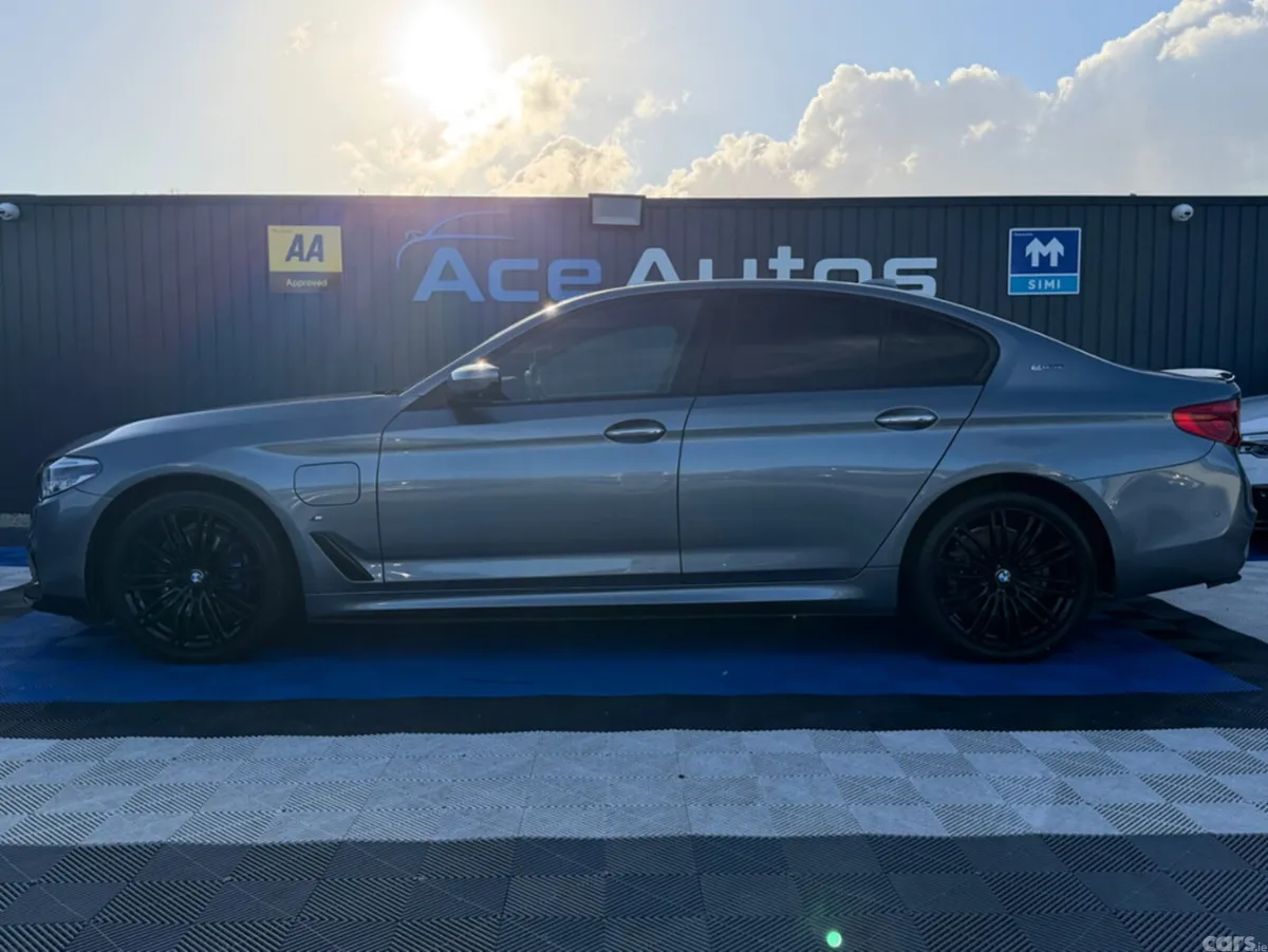 BMW 5-Series Saloon, Petrol Plug-in Hybrid, 2017, Grey