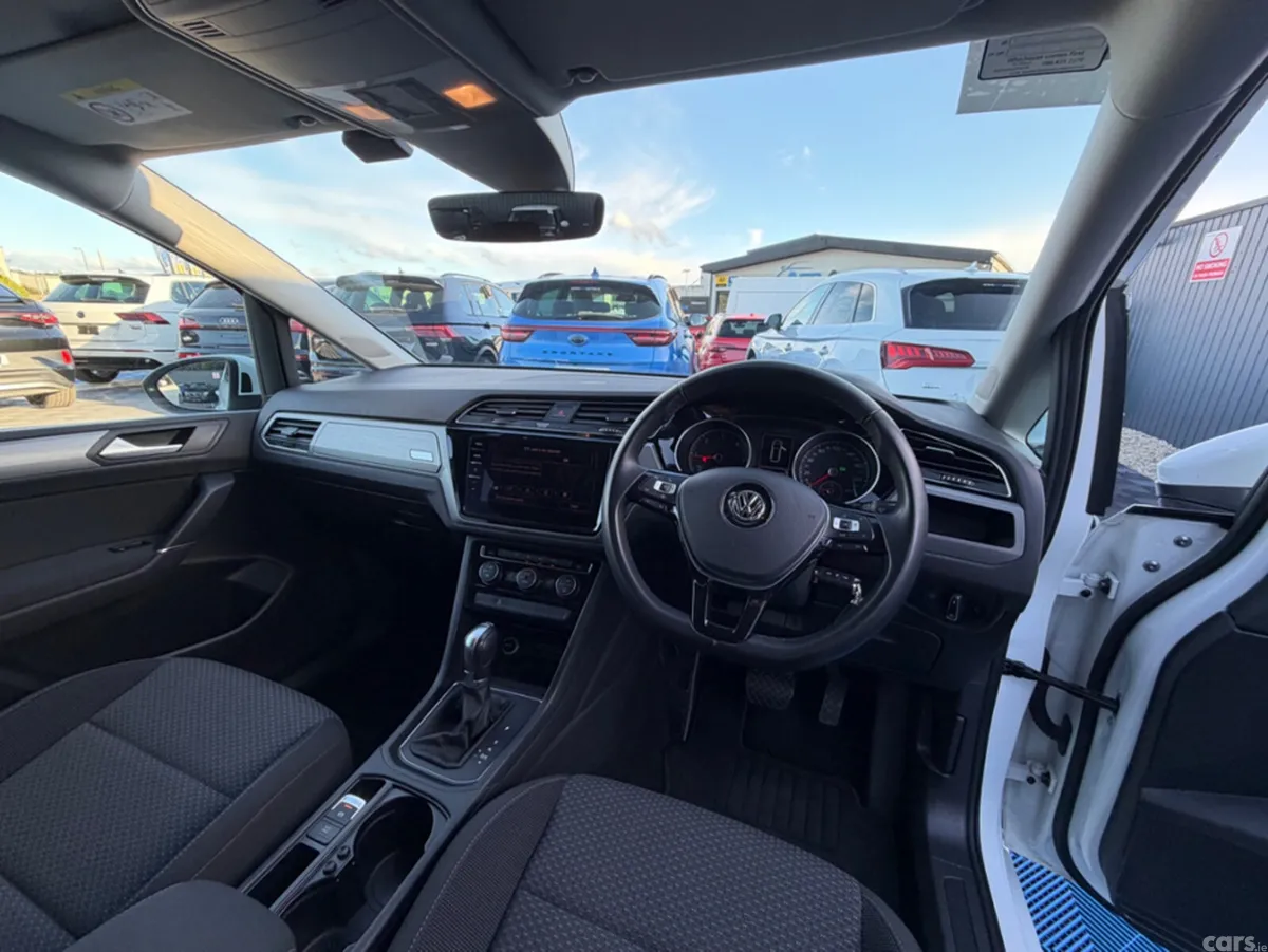 Volkswagen Touran MPV, Diesel, 2019, White