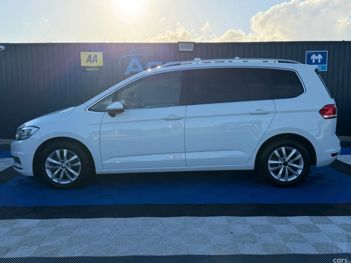Volkswagen Touran MPV, Diesel, 2019, White