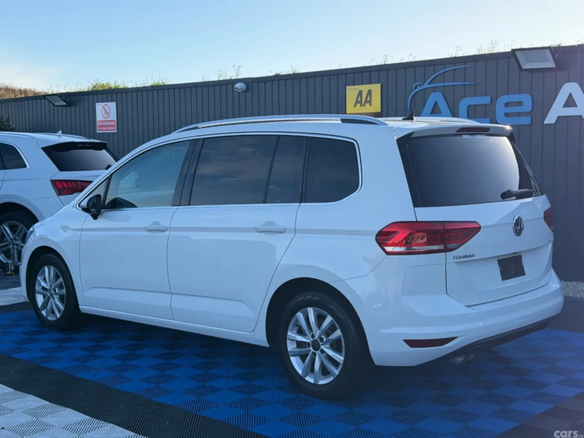 Volkswagen Touran MPV, Diesel, 2019, White
