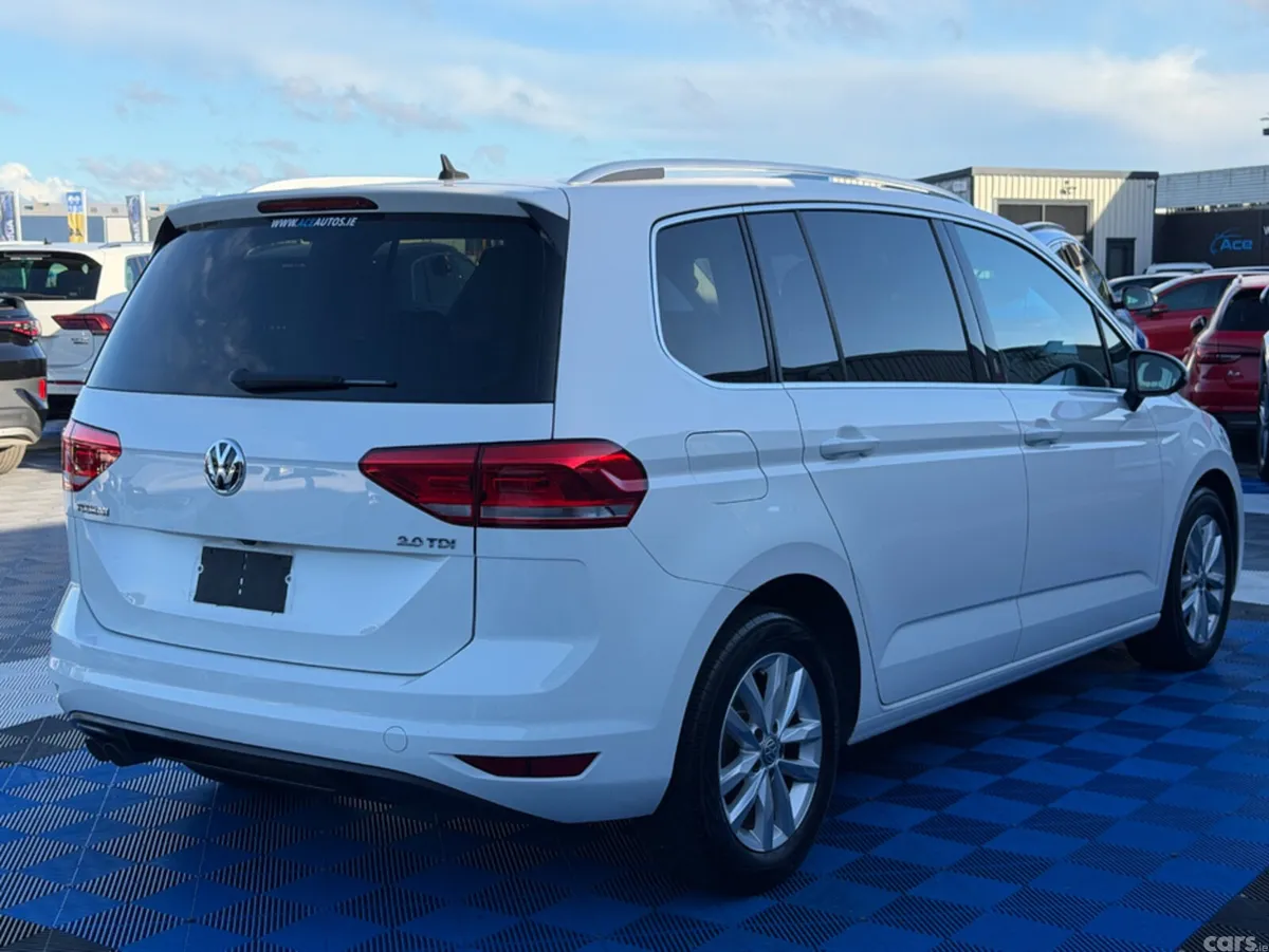Volkswagen Touran MPV, Diesel, 2019, White