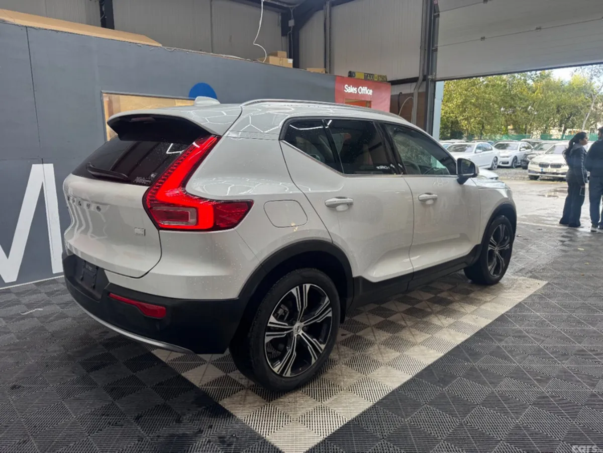 Volvo XC40 SUV, Petrol Hybrid, 2021, White