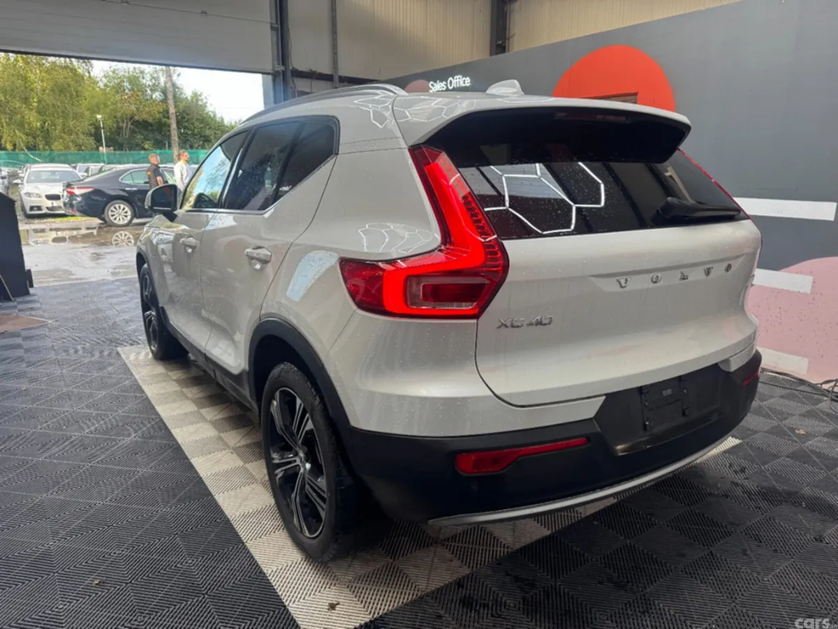 Volvo XC40 SUV, Petrol Hybrid, 2021, White