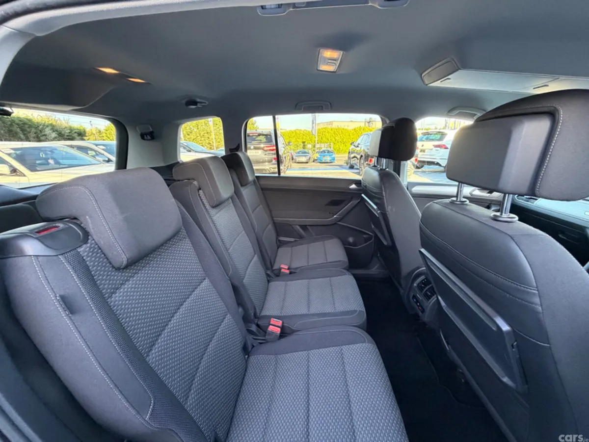 Volkswagen Touran MPV, Diesel, 2019, White