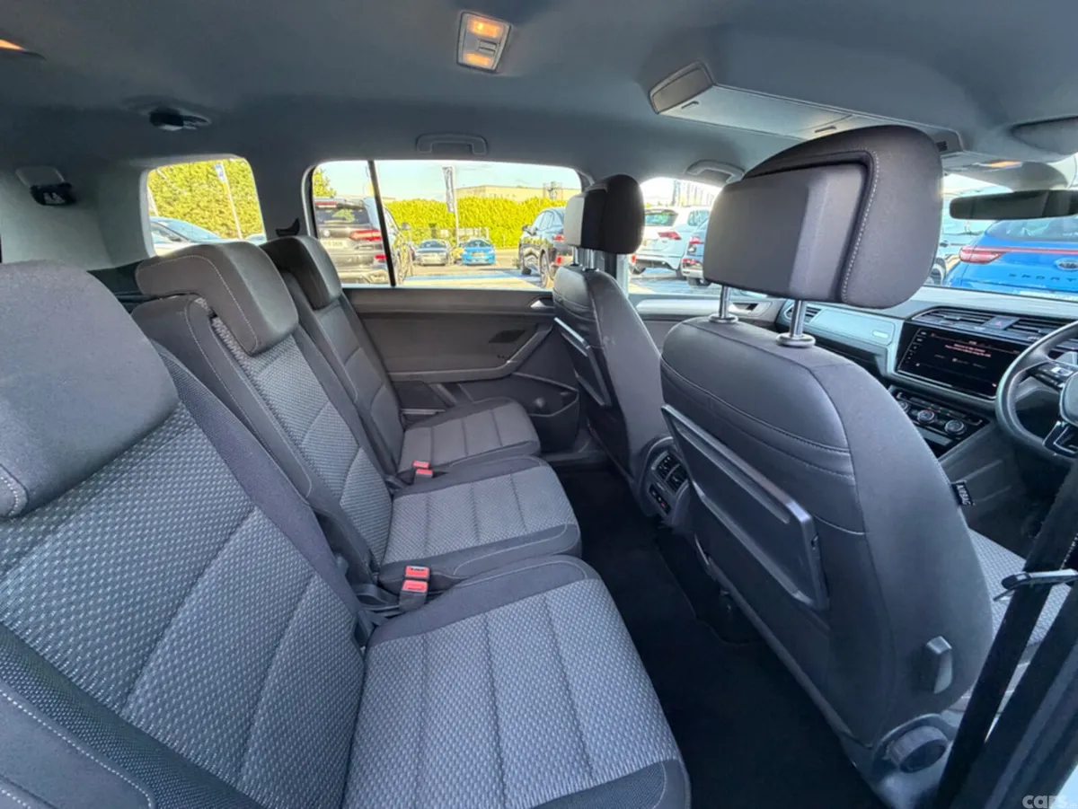 Volkswagen Touran MPV, Diesel, 2019, White