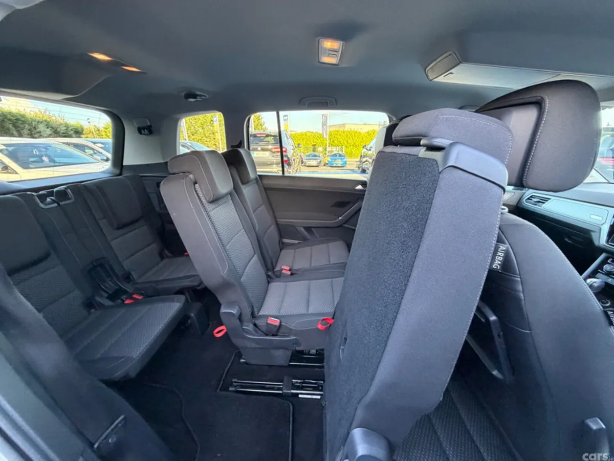 Volkswagen Touran MPV, Diesel, 2019, White