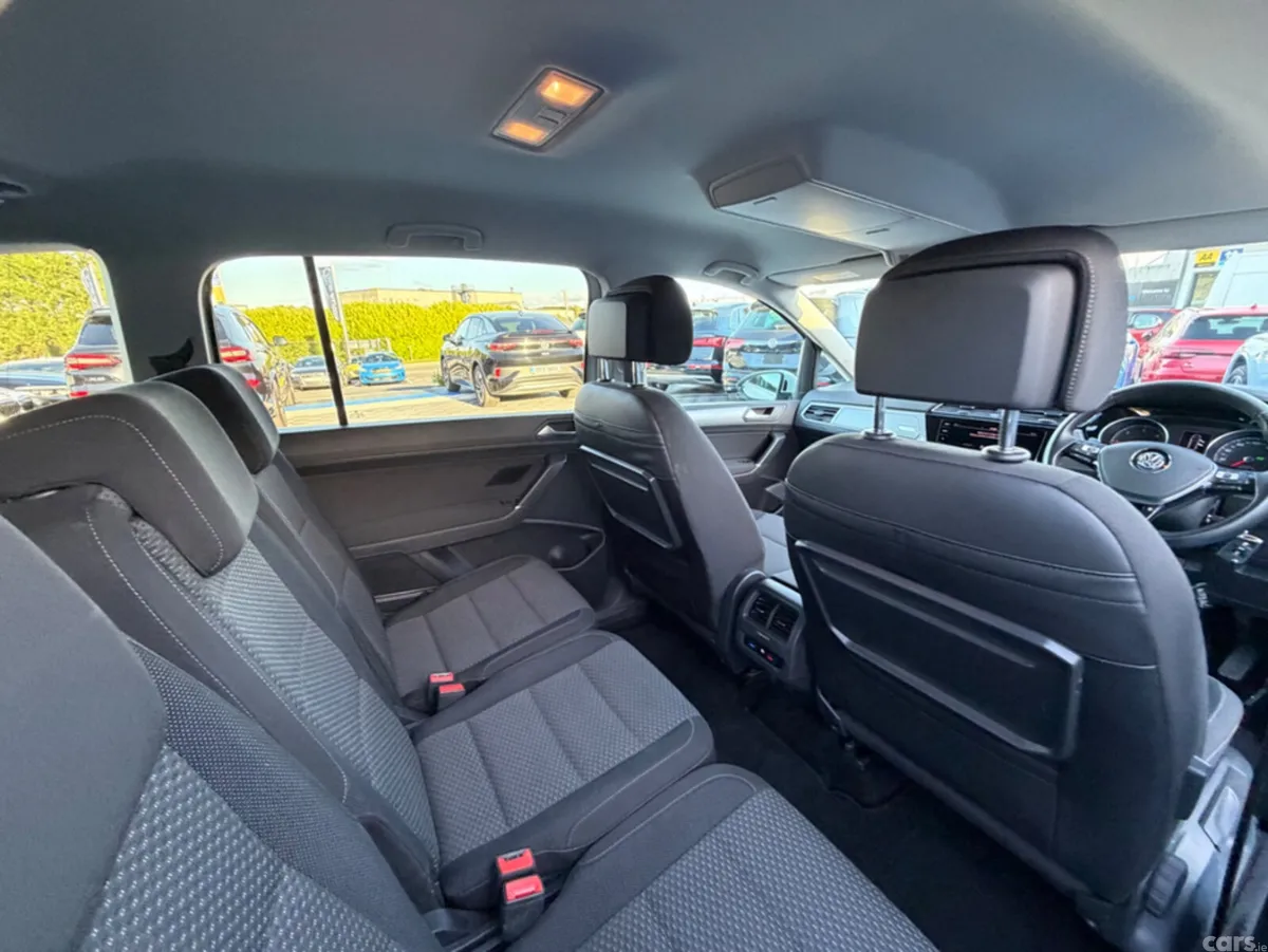 Volkswagen Touran MPV, Diesel, 2019, White