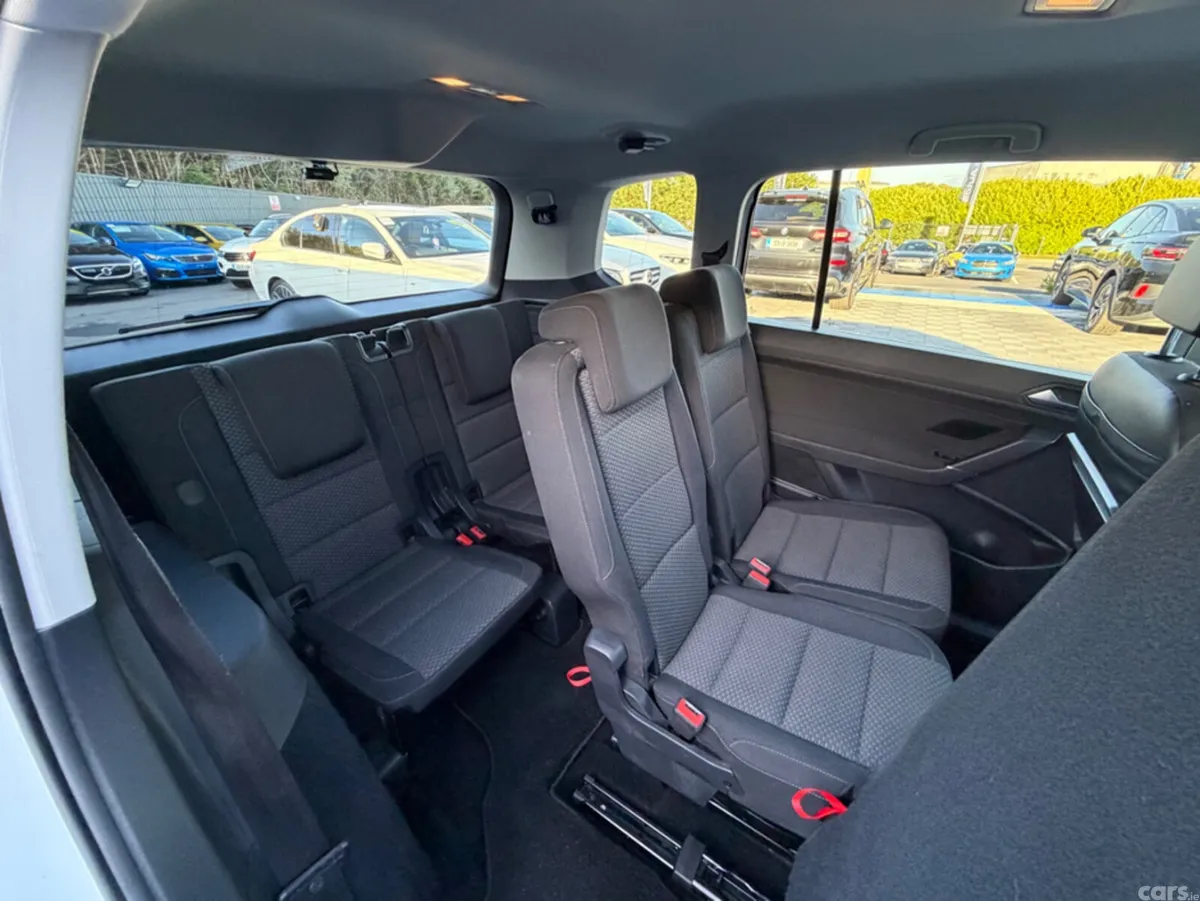 Volkswagen Touran MPV, Diesel, 2019, White