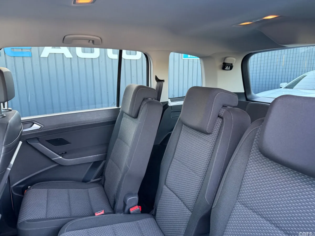 Volkswagen Touran MPV, Diesel, 2019, White