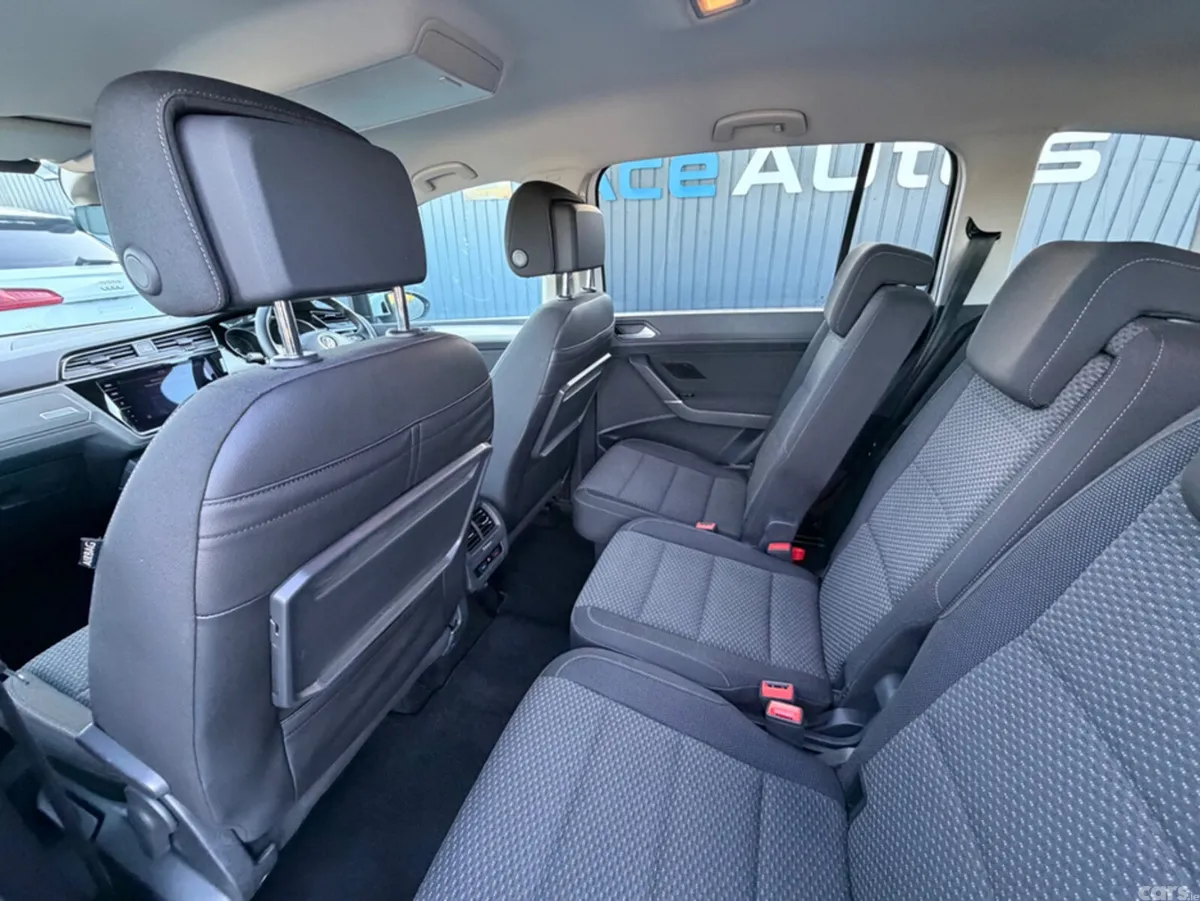 Volkswagen Touran MPV, Diesel, 2019, White