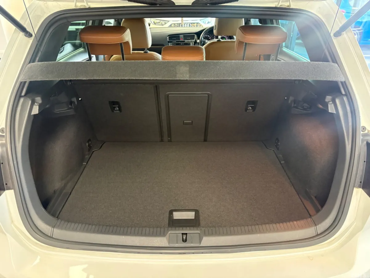 Volkswagen Golf Hatchback, Petrol, 2014, White