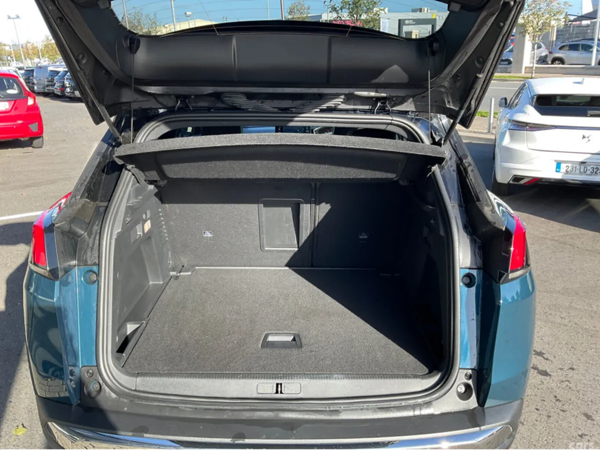 Peugeot 3008 MPV, Diesel, 2023, Blue