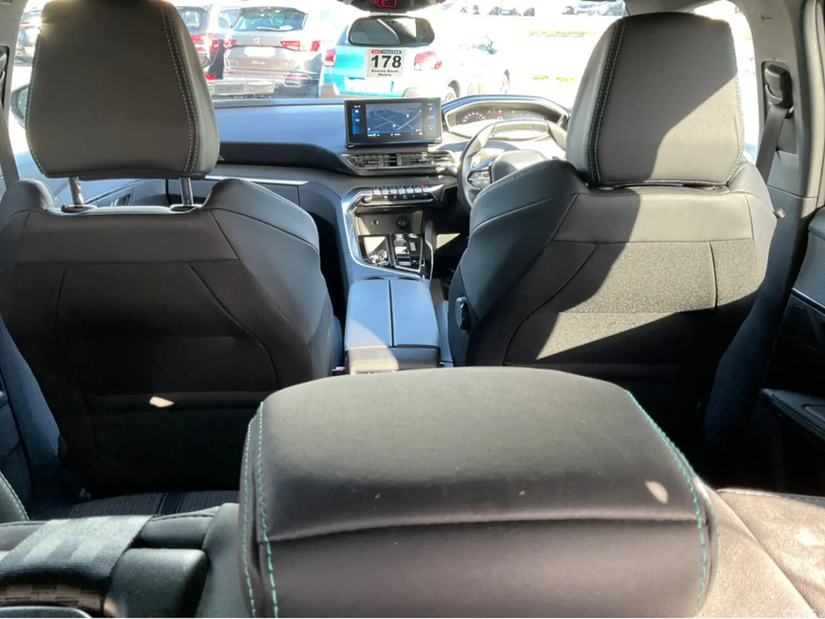 Peugeot 3008 MPV, Diesel, 2023, Blue