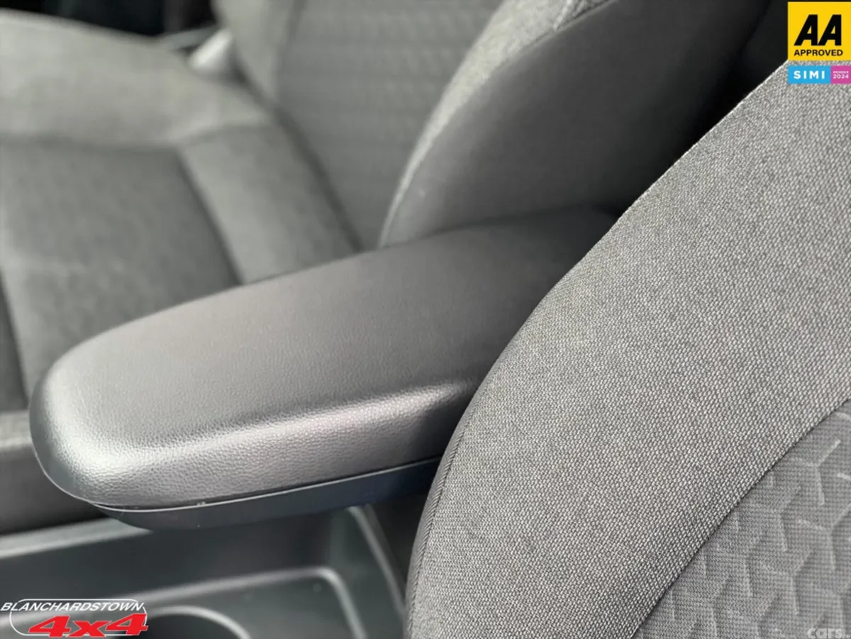 Toyota Yaris Hatchback, Petrol Hybrid, 2023, White