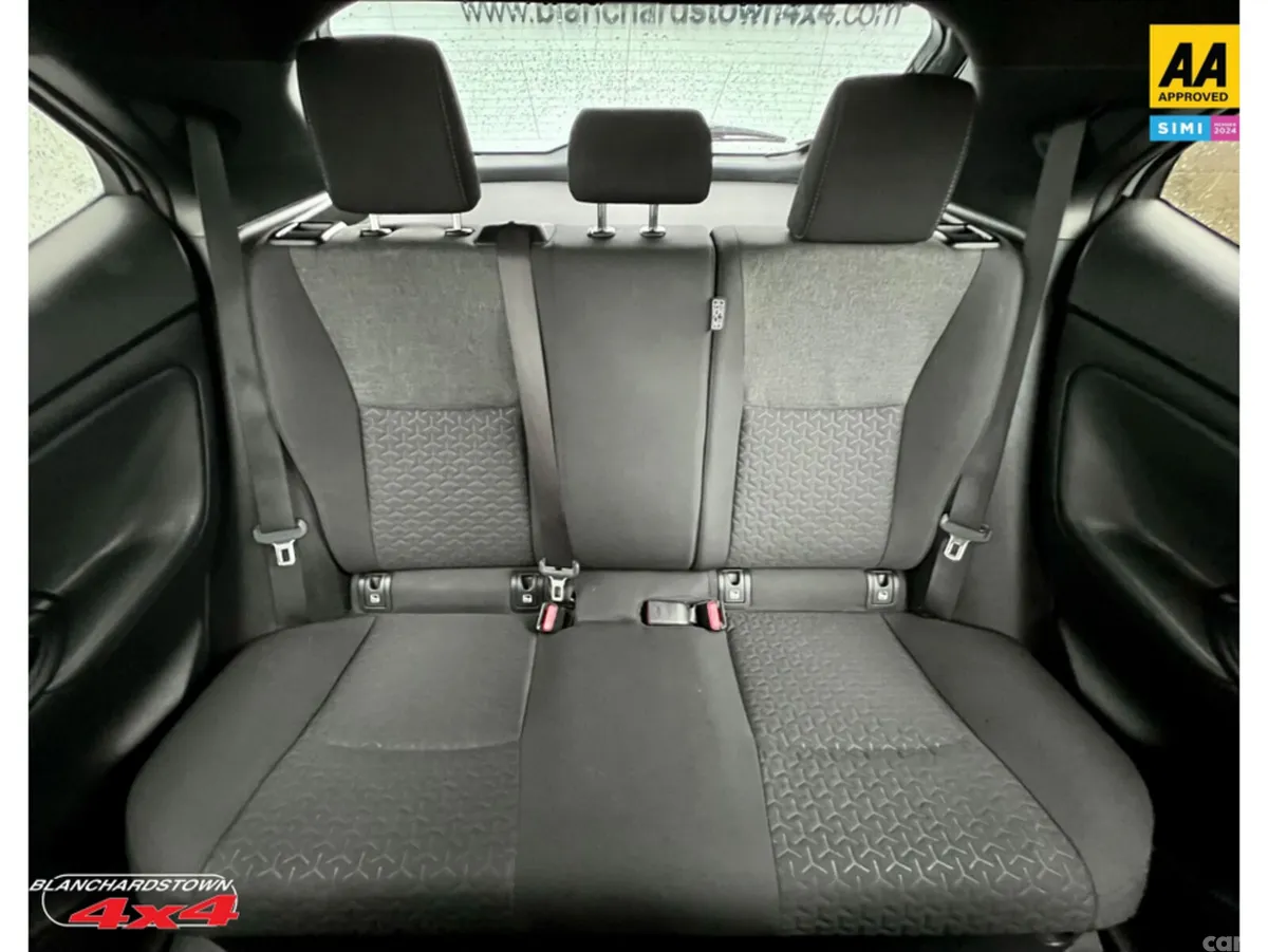 Toyota Yaris Hatchback, Petrol Hybrid, 2023, White
